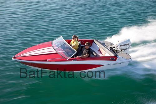 Glastron GT 160 tekniska specifikationer och recensioner